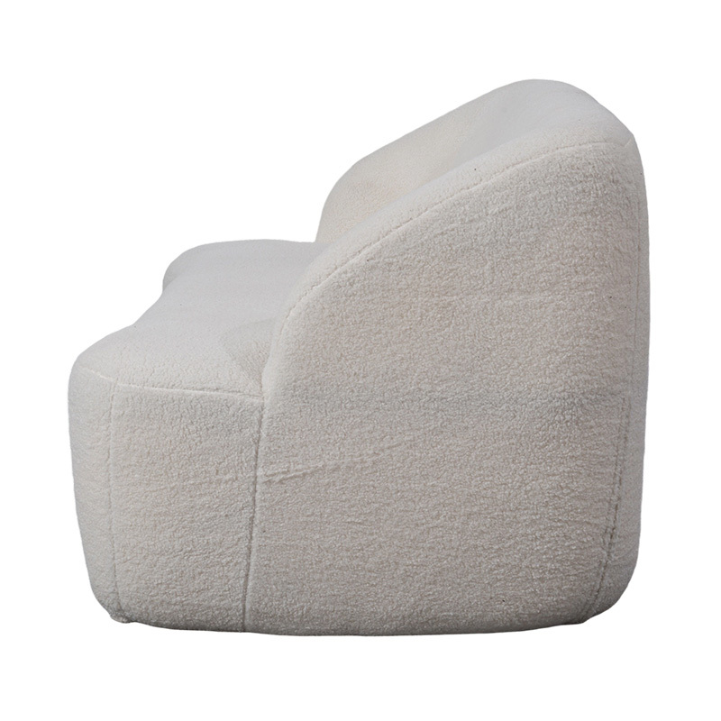 Canapé double arrondi en tissu imitation sherpa crème pour un look cosy Canapé double arrondi en tissu imitation sherpa crème pour un look cosy